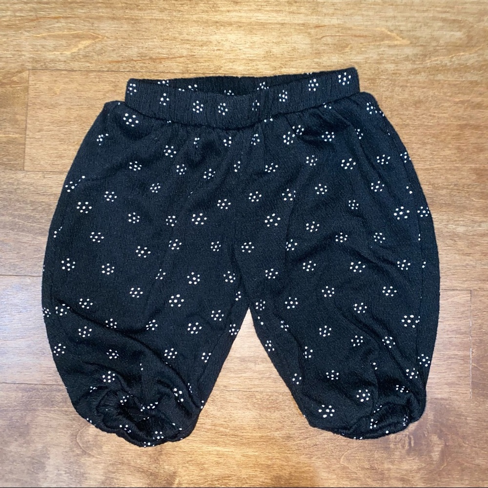 Soft baggy parachute pants with elastic at waist and ankles 0-3m